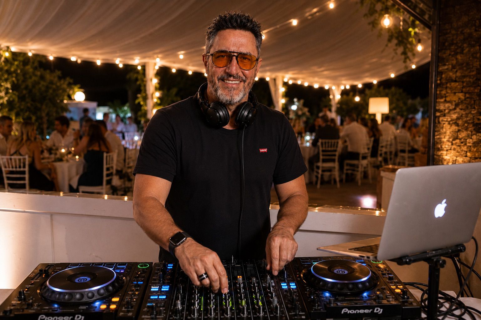 Montaje de DJ para una celebración al aire libre